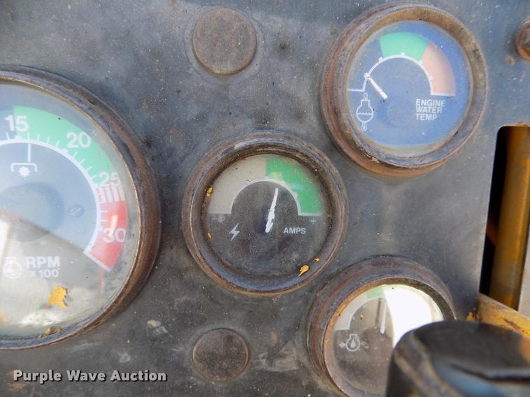 image for item DC4945 1970 John Deere 350B loader