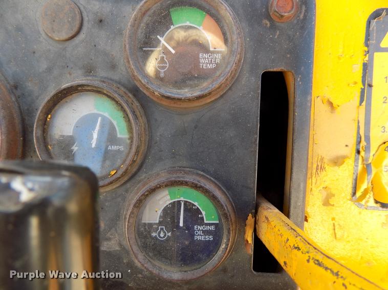 image for item DC4945 1970 John Deere 350B loader