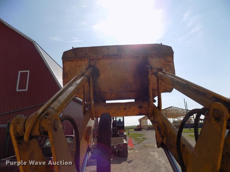 image for item DC4945 1970 John Deere 350B loader