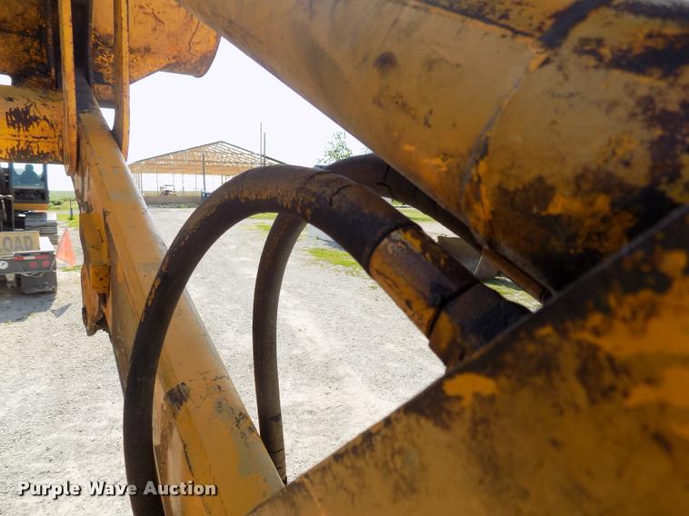 image for item DC4945 1970 John Deere 350B loader