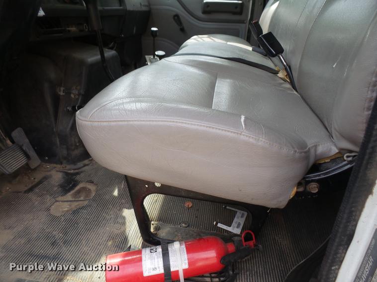 image for item DC5496 1997 International 4700 dump truck