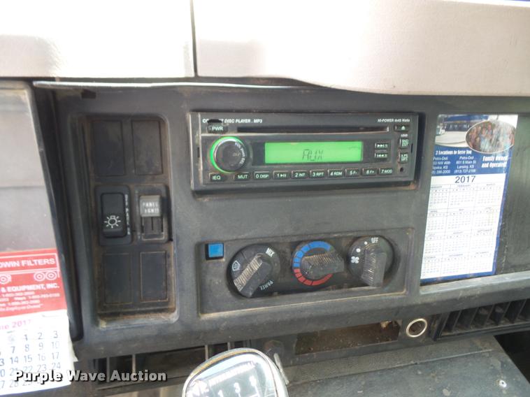 image for item DC5496 1997 International 4700 dump truck