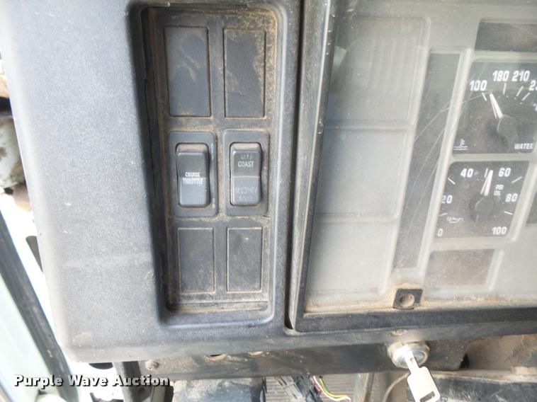 image for item DC5496 1997 International 4700 dump truck