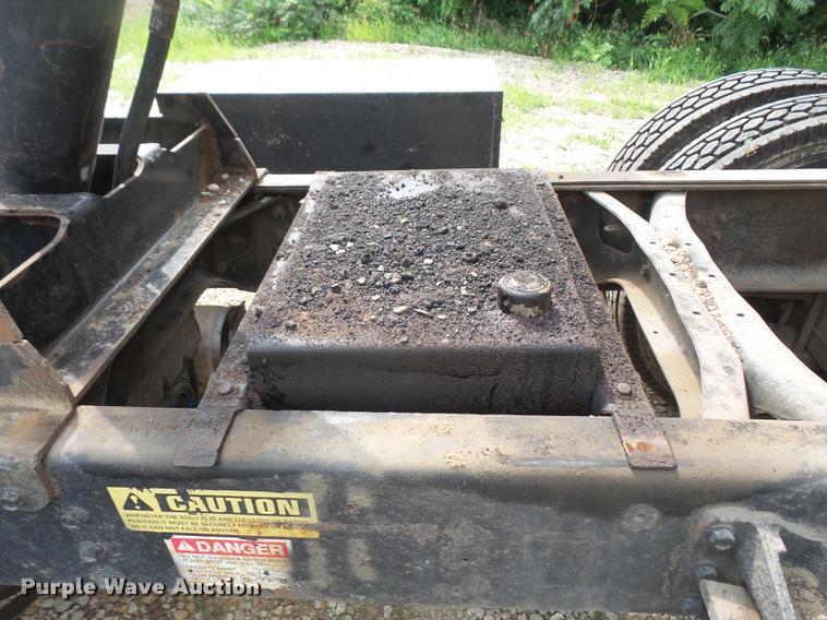 image for item DC5496 1997 International 4700 dump truck