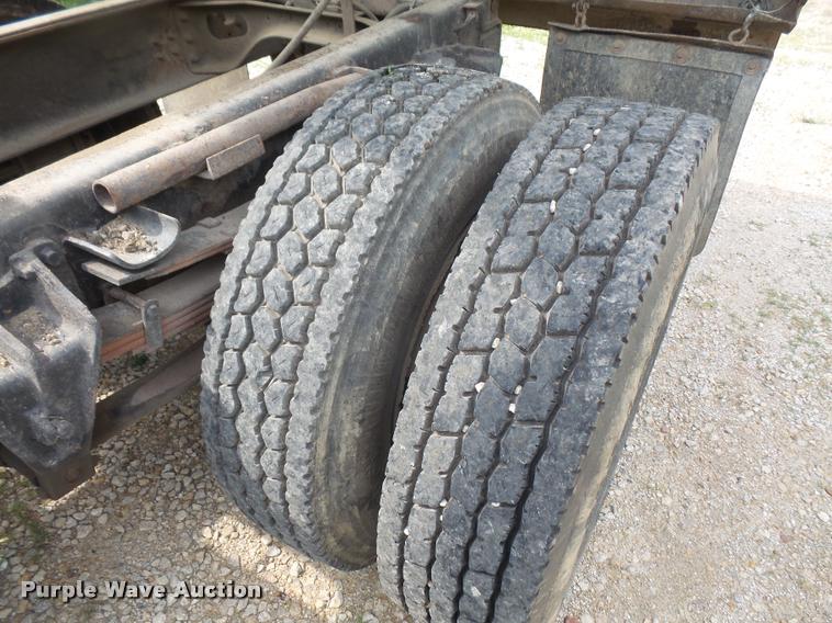 image for item DC5496 1997 International 4700 dump truck