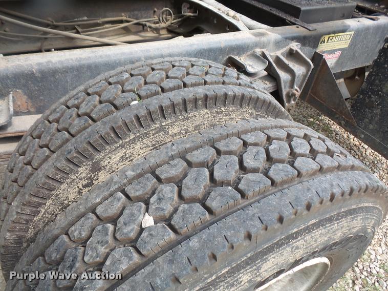 image for item DC5496 1997 International 4700 dump truck