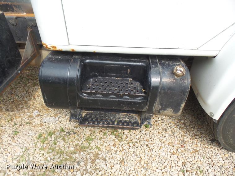 image for item DC5496 1997 International 4700 dump truck