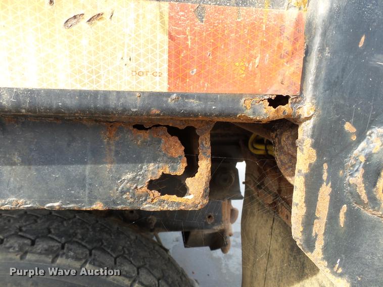 image for item DC6831 2004 International 7400 dump truck