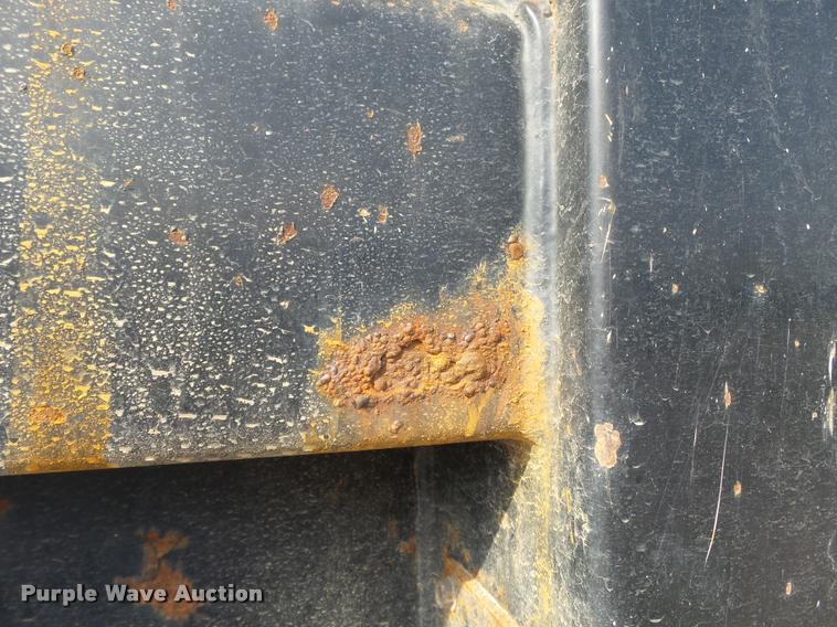 image for item DC6831 2004 International 7400 dump truck