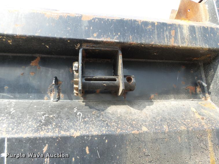 image for item DC6831 2004 International 7400 dump truck