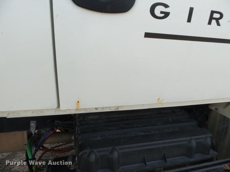 image for item DC6831 2004 International 7400 dump truck