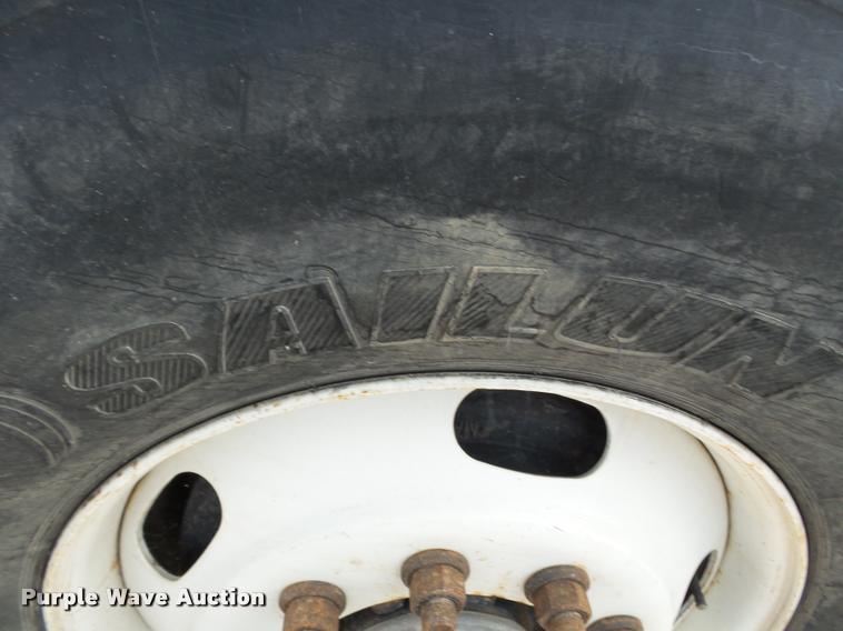 image for item DC6831 2004 International 7400 dump truck