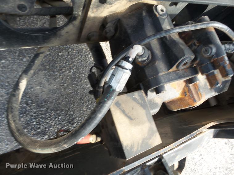 image for item DC6831 2004 International 7400 dump truck