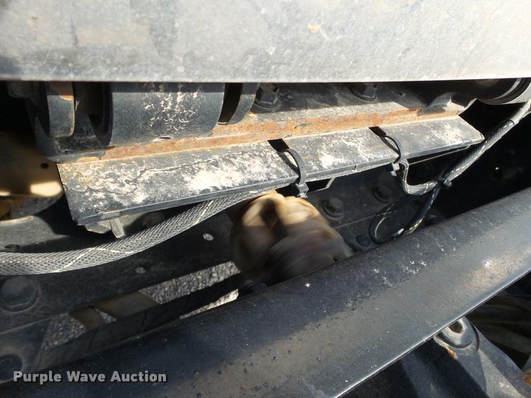 image for item DC6831 2004 International 7400 dump truck