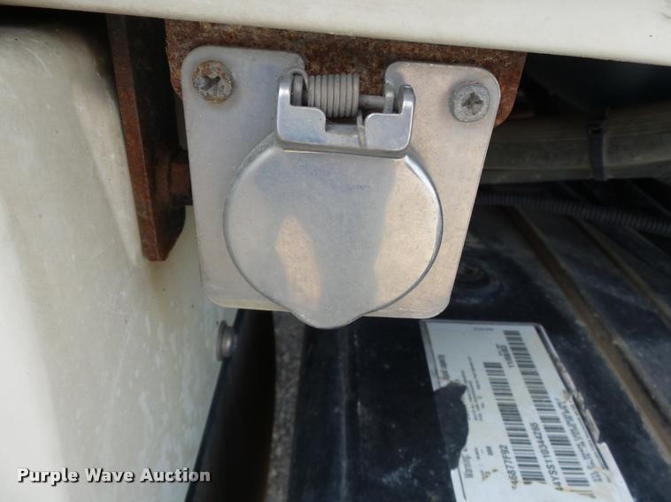 image for item DC6831 2004 International 7400 dump truck