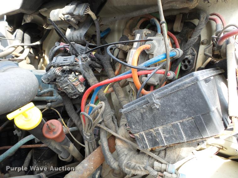 image for item DC6831 2004 International 7400 dump truck