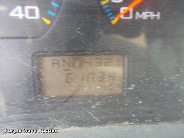 image for item DC6831 2004 International 7400 dump truck