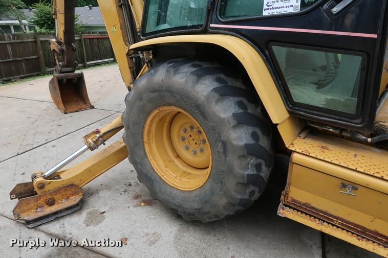 image for item DD1694 2004 Caterpillar 420D backhoe