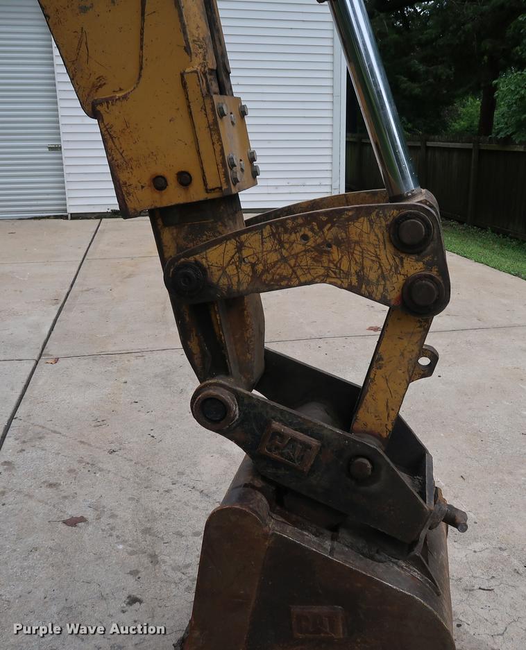 image for item DD1694 2004 Caterpillar 420D backhoe