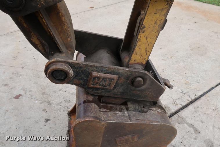 image for item DD1694 2004 Caterpillar 420D backhoe