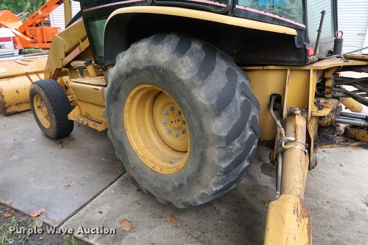 image for item DD1694 2004 Caterpillar 420D backhoe