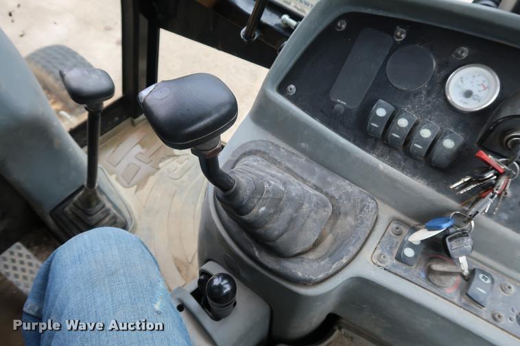 image for item DD1694 2004 Caterpillar 420D backhoe