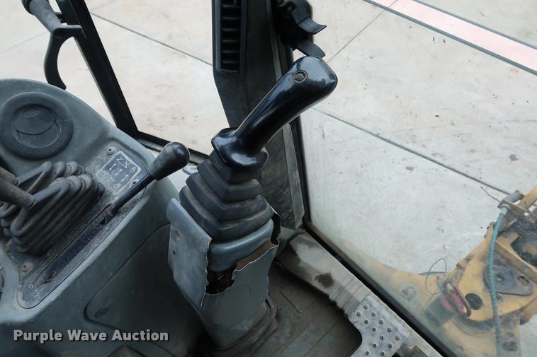 image for item DD1694 2004 Caterpillar 420D backhoe