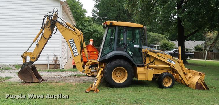 image for item DD1695 2002 John Deere 310G backhoe