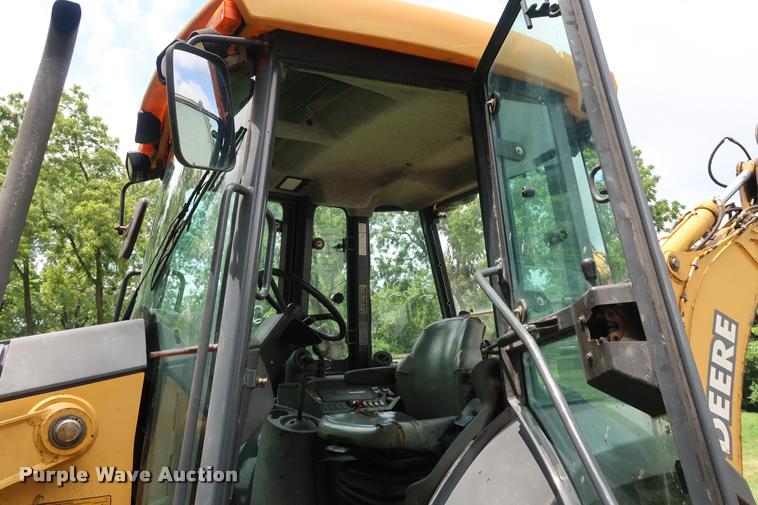 image for item DD1695 2002 John Deere 310G backhoe