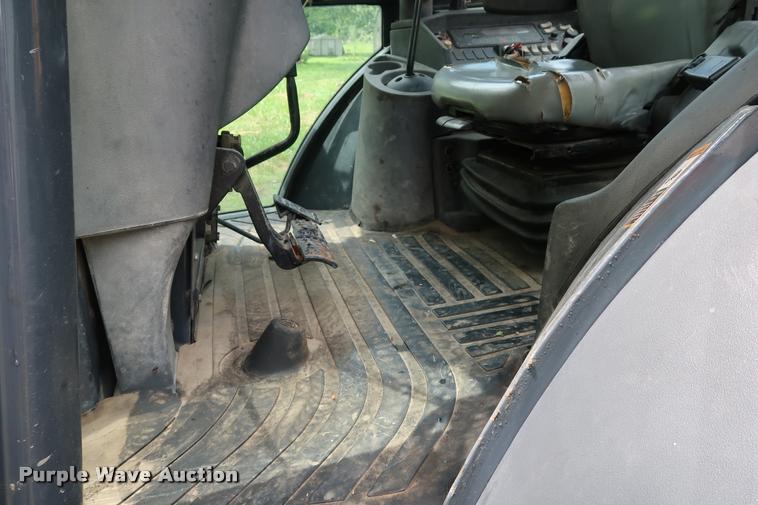 image for item DD1695 2002 John Deere 310G backhoe