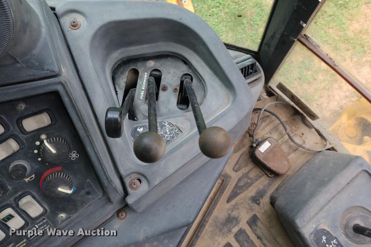 image for item DD1695 2002 John Deere 310G backhoe