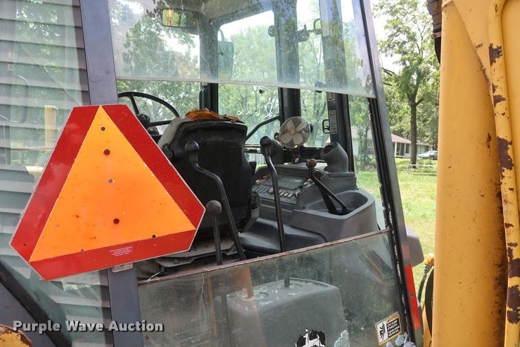 image for item DD1695 2002 John Deere 310G backhoe