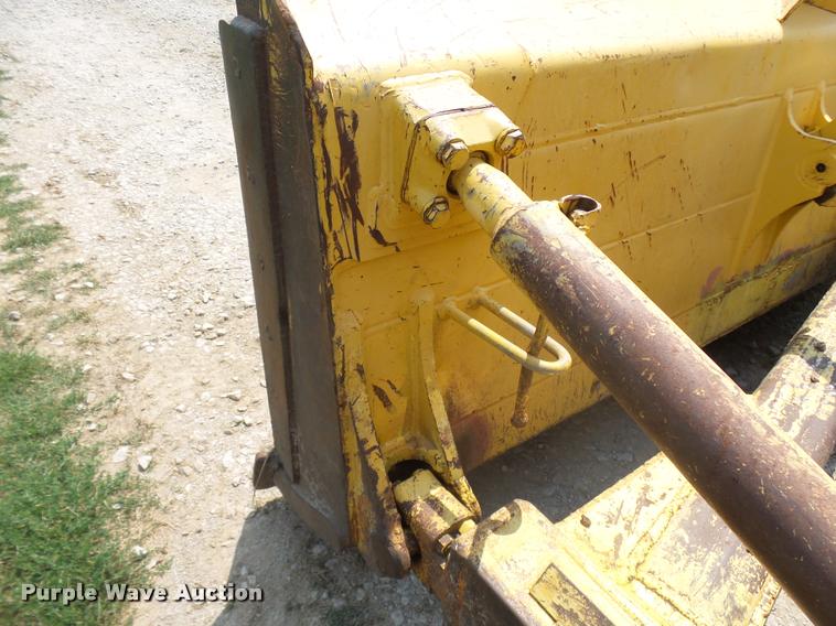 image for item DD1749 1999 Komatsu D65PX-12 LGP dozer