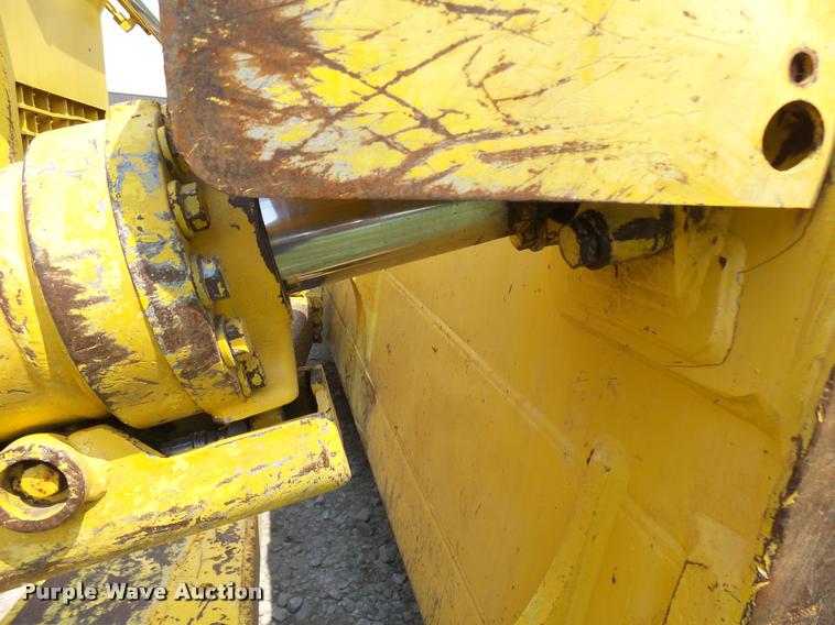 image for item DD1749 1999 Komatsu D65PX-12 LGP dozer