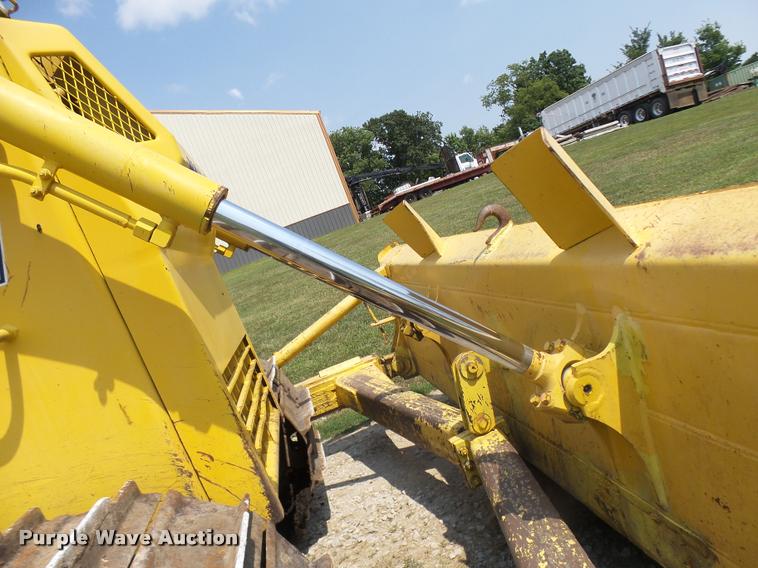 image for item DD1749 1999 Komatsu D65PX-12 LGP dozer
