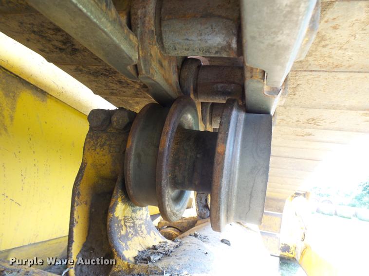 image for item DD1749 1999 Komatsu D65PX-12 LGP dozer