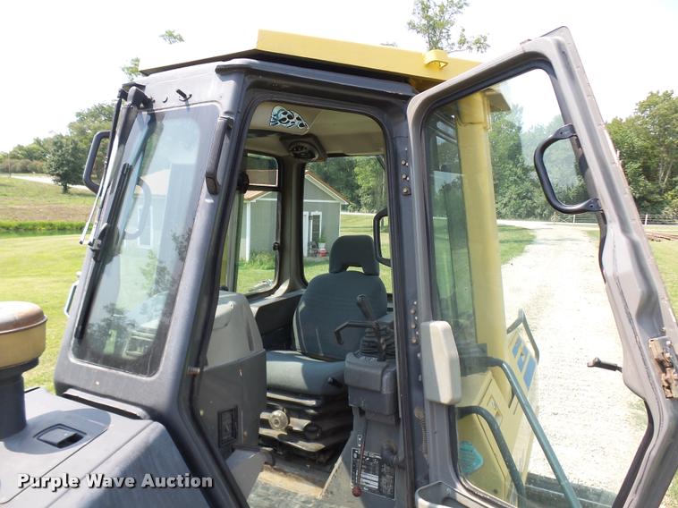 image for item DD1749 1999 Komatsu D65PX-12 LGP dozer