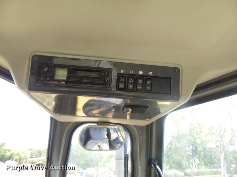 image for item DD1749 1999 Komatsu D65PX-12 LGP dozer