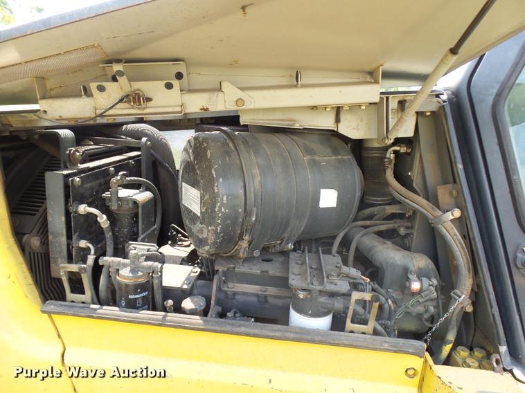 image for item DD1749 1999 Komatsu D65PX-12 LGP dozer