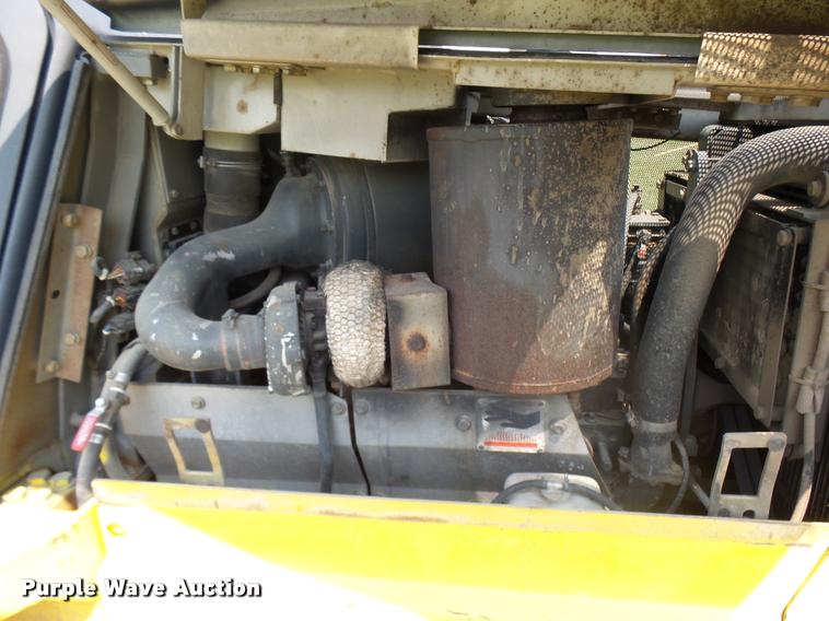 image for item DD1749 1999 Komatsu D65PX-12 LGP dozer