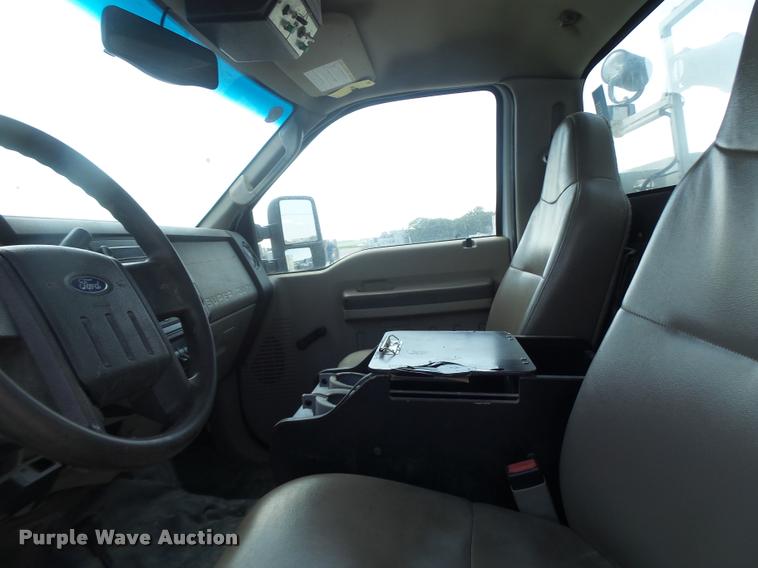image for item DF9347 2008 Ford F550 Super Duty bucket truck