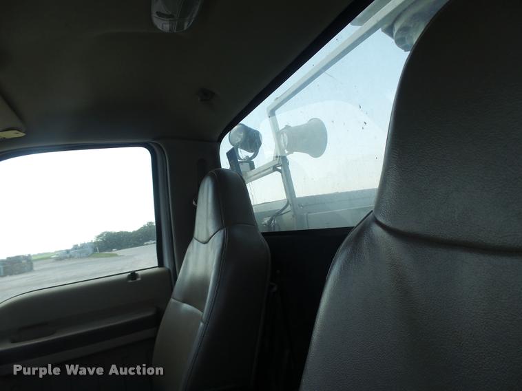image for item DF9347 2008 Ford F550 Super Duty bucket truck