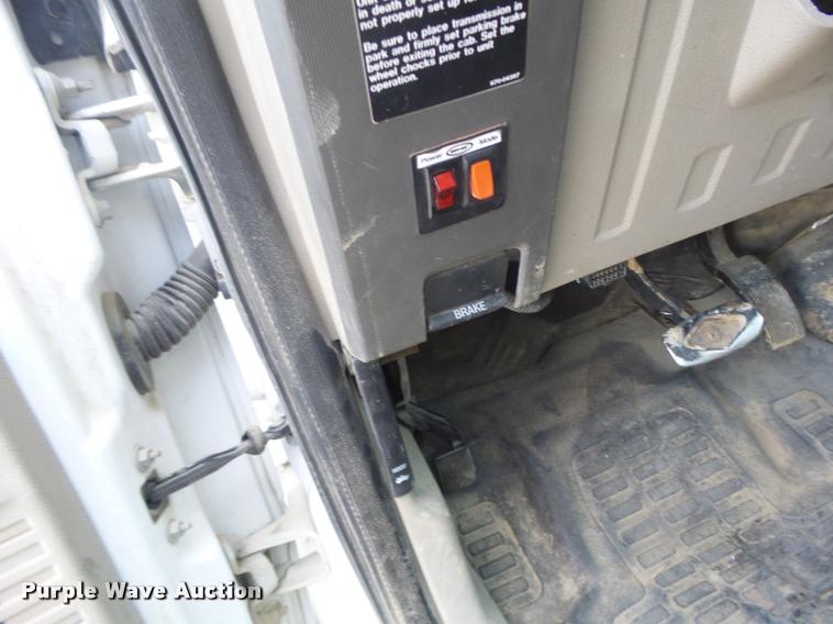 image for item DF9347 2008 Ford F550 Super Duty bucket truck