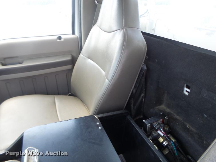 image for item DF9347 2008 Ford F550 Super Duty bucket truck