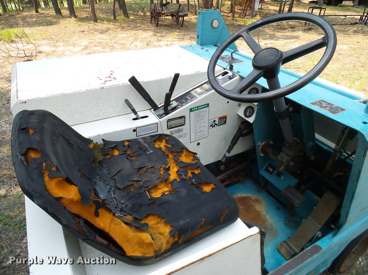 image for item DG9874 Tennant 235 sweeper