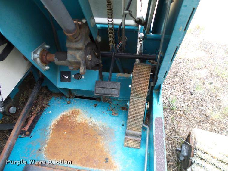 image for item DG9874 Tennant 235 sweeper