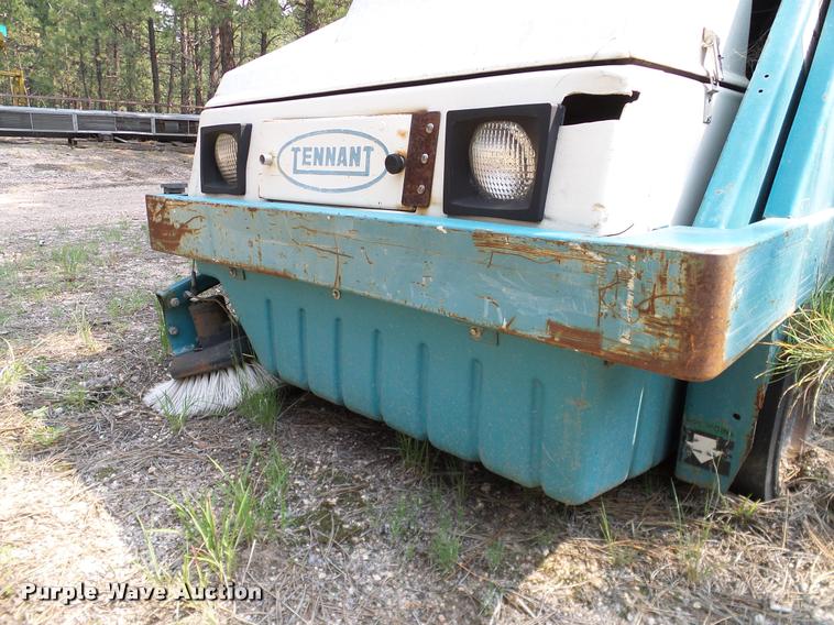 image for item DG9874 Tennant 235 sweeper