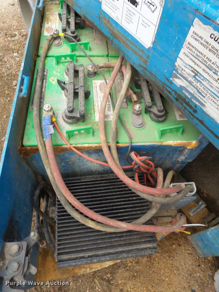 image for item DH9676 Genie GS1930 scissor lift