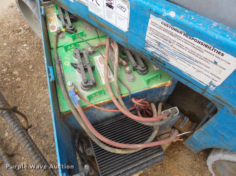 image for item DH9676 Genie GS1930 scissor lift