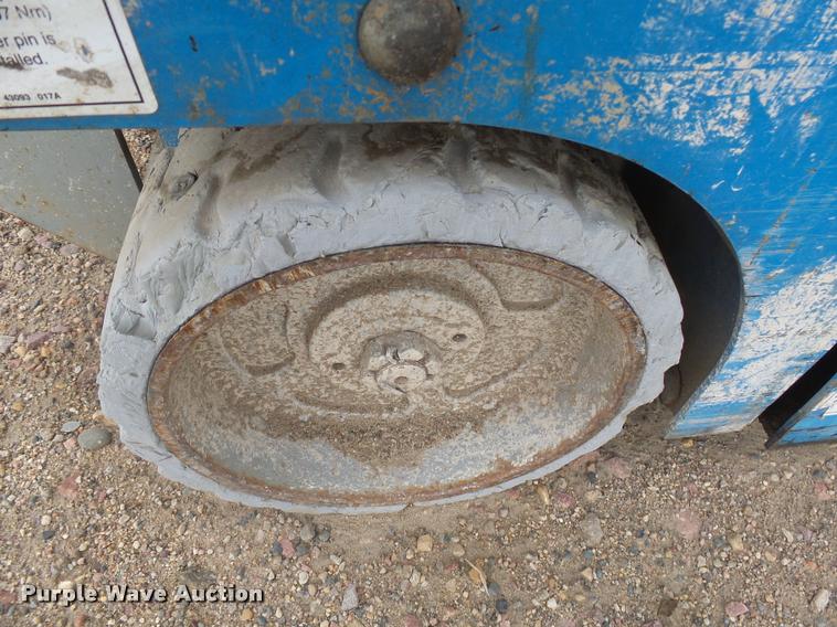 image for item DH9676 Genie GS1930 scissor lift